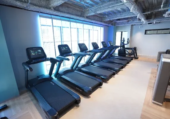 s-6000x4000_v-frms_webp_b9b1e0aa-ad0f-42c7-97c8-051542bfb952_small